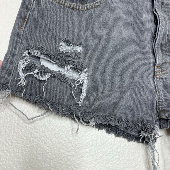 VINTAGE Levis 501 Short Size 33 Charcoal Button Fly Distressed Cut Off Upcycled - Picture 6 of 12